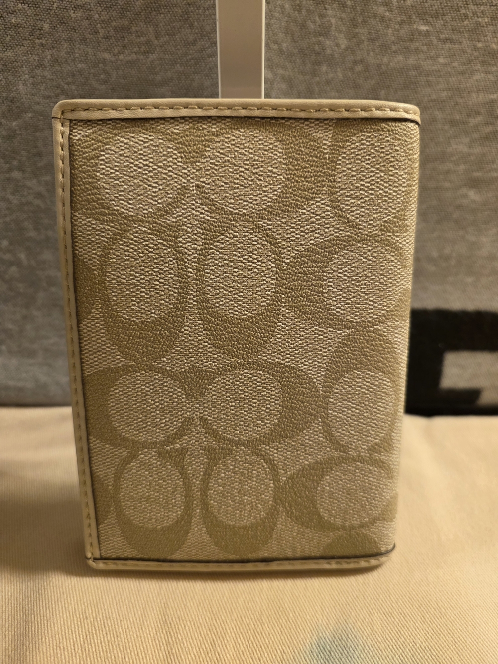 Coach Khaki Canvas Passport Wallet with Pink & Cream Center Stripe - NWT - Picture 3 of 4